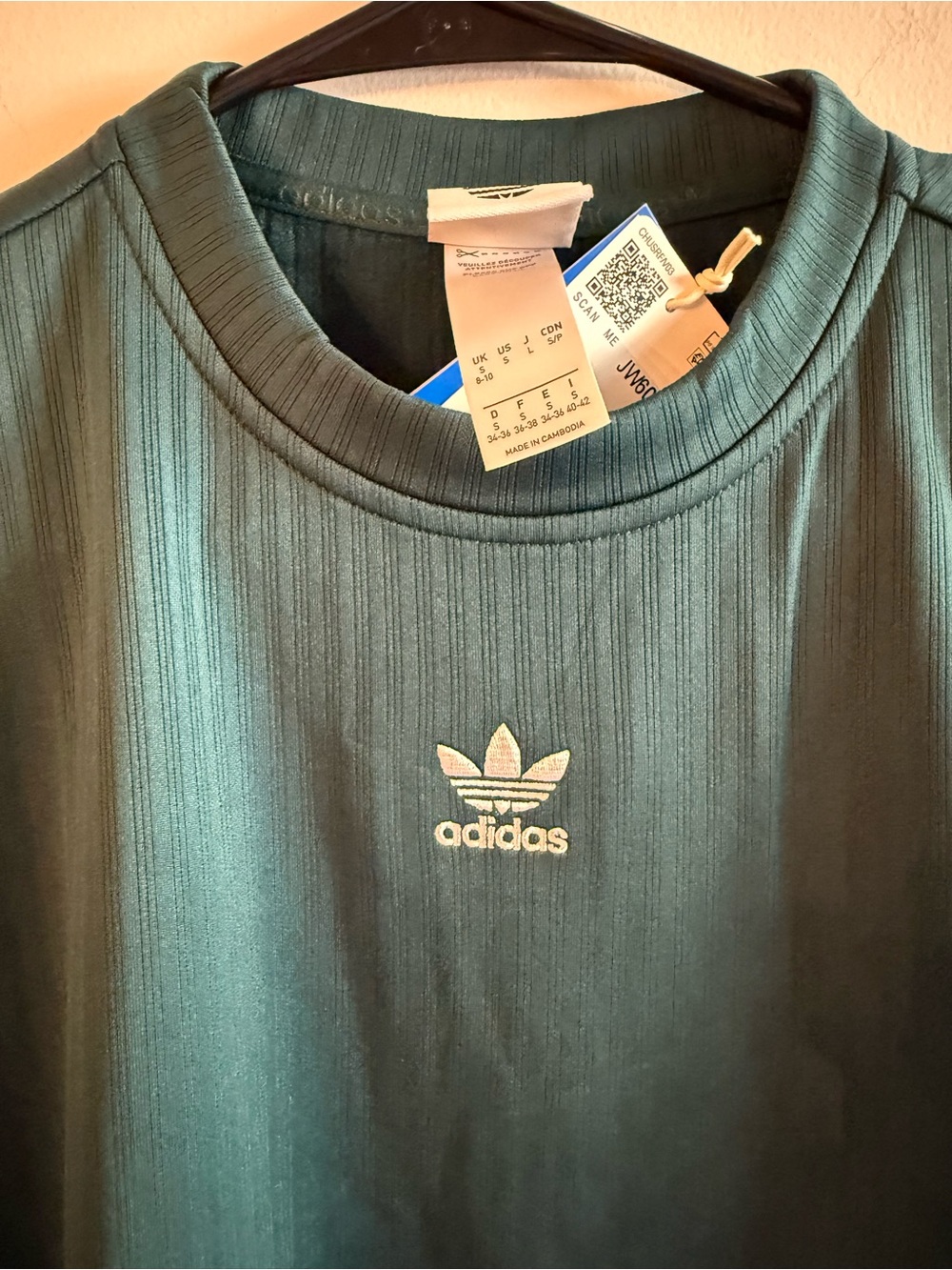 adidas women’s original Ivy Trefoil tee and Bottoms - Picture 7 of 13